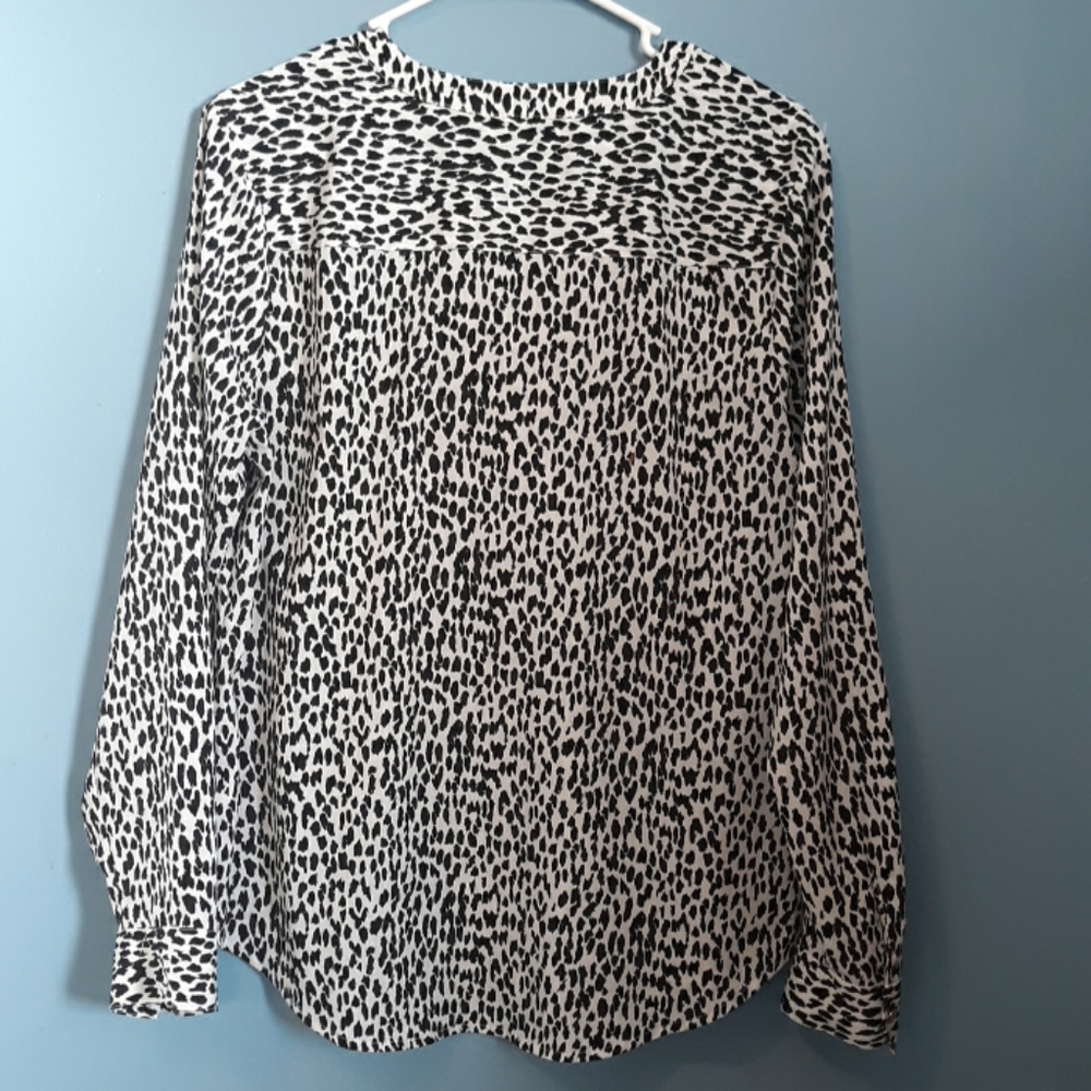 Animal print button up blouse - Picture 3 of 6